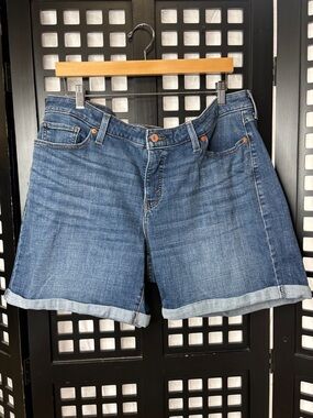 💙Levi’s Mid Length Shorts Women's 18W Denim High Rise Classic Plus Stretch💙
